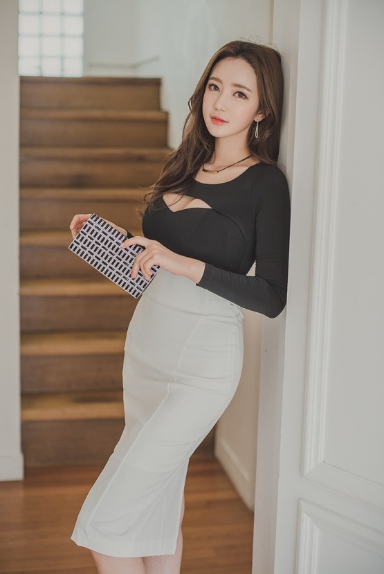 超性感曲线大胸美女开口爆乳私房艺术写真