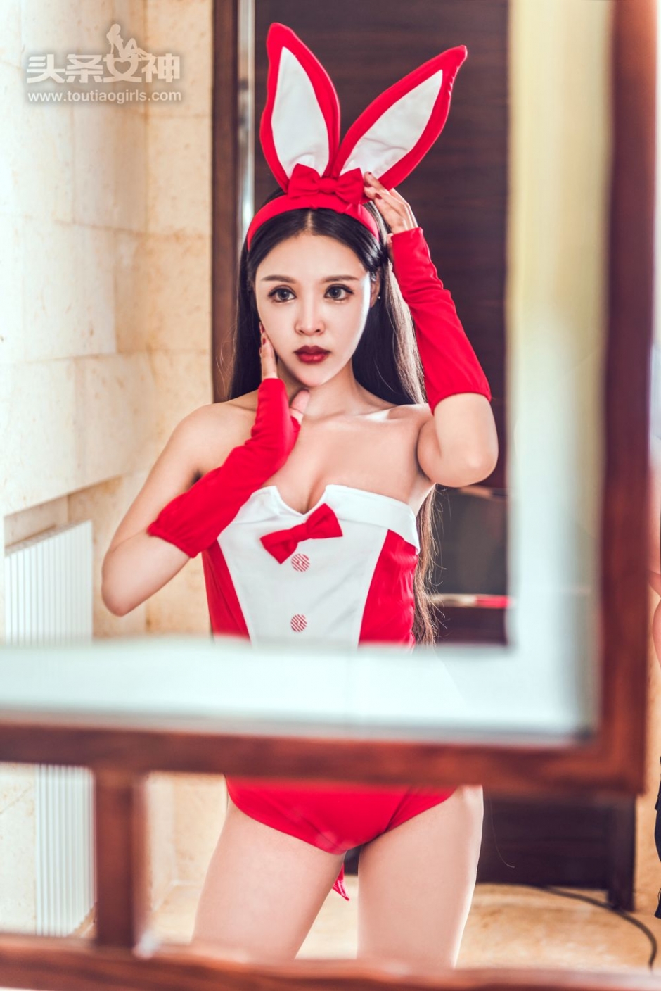 爆乳大眼兔女郎锦姑娘美腿高跟浴室写真