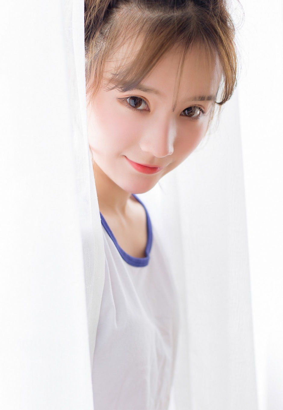 运动服女生清纯脸蛋粉粉嫩嫩甜美私房艺术照