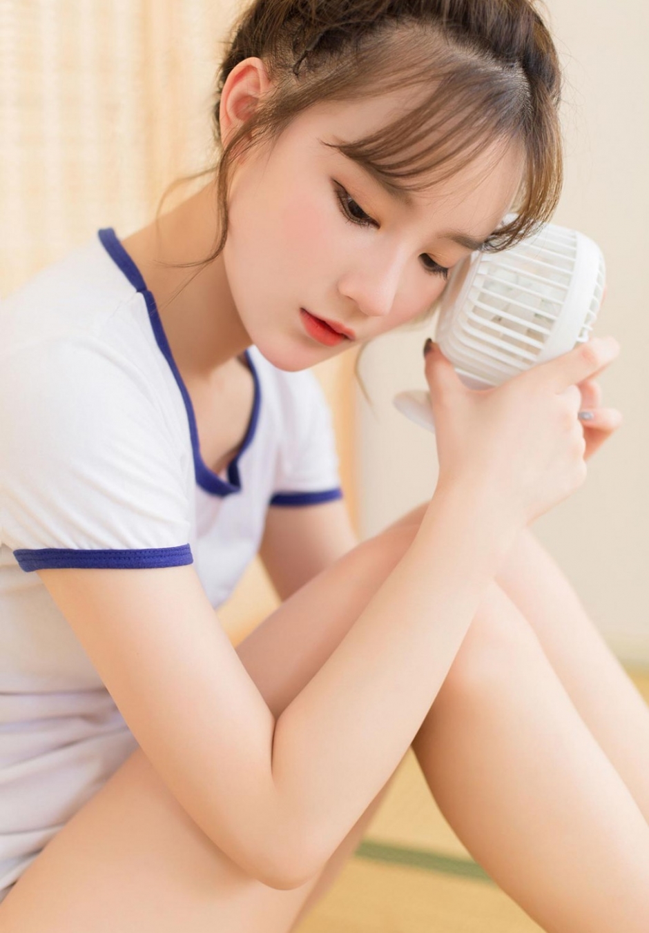 运动服女生清纯脸蛋粉粉嫩嫩甜美私房艺术照