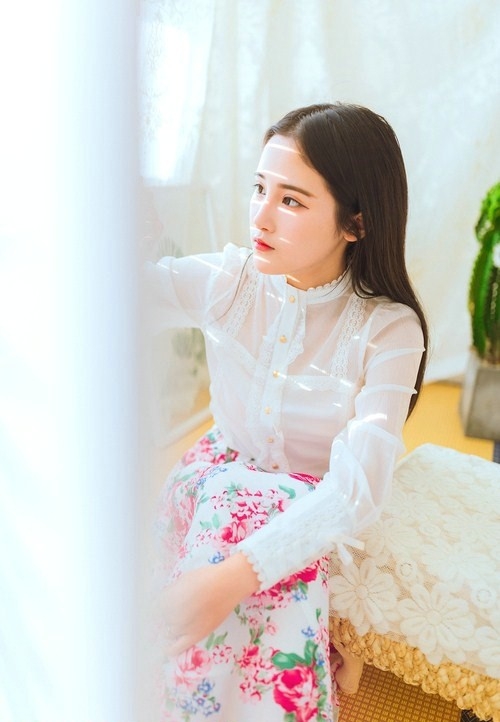 文艺范气质清纯美女精致妆容清新唯美图片