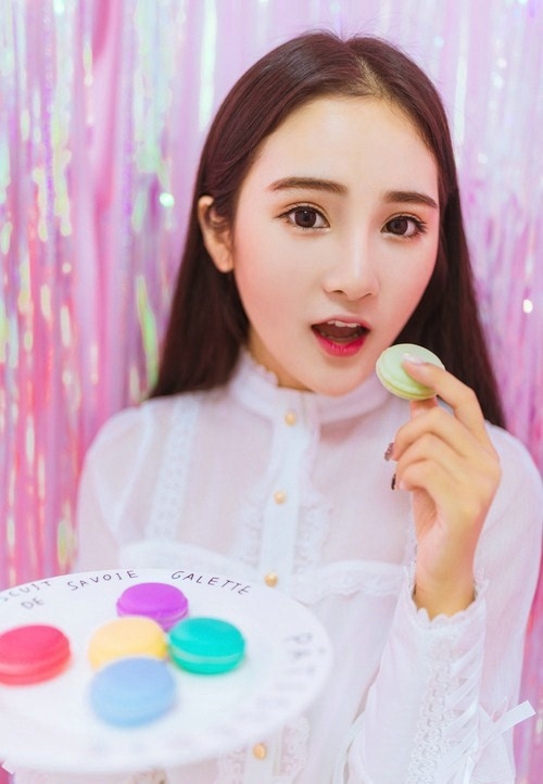 文艺范气质清纯美女精致妆容清新唯美图片