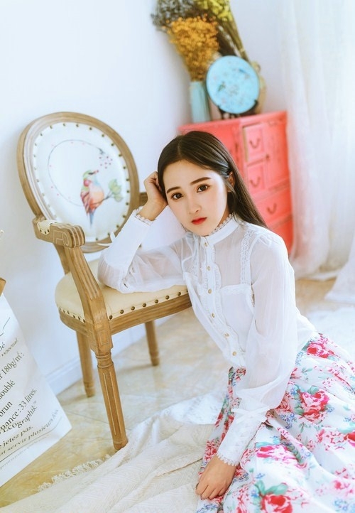 文艺范气质清纯美女精致妆容清新唯美图片