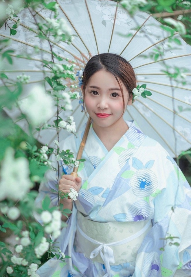甜美和服少女迷人娇巧户外小清新写真