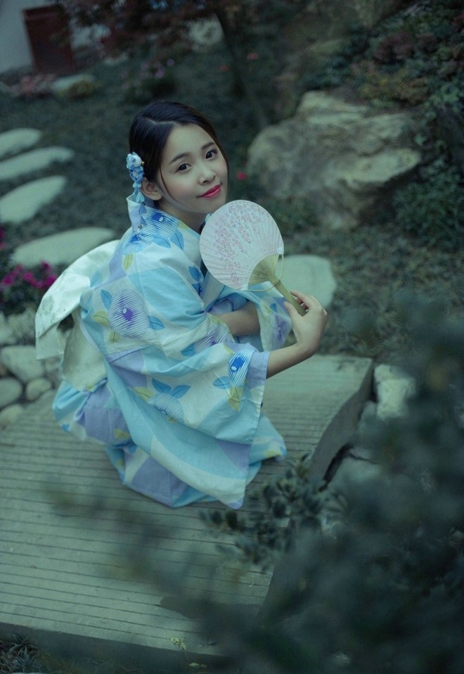 甜美和服少女迷人娇巧户外小清新写真