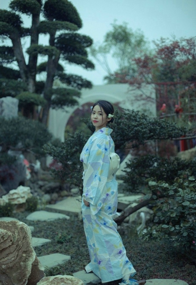 甜美和服少女迷人娇巧户外小清新写真