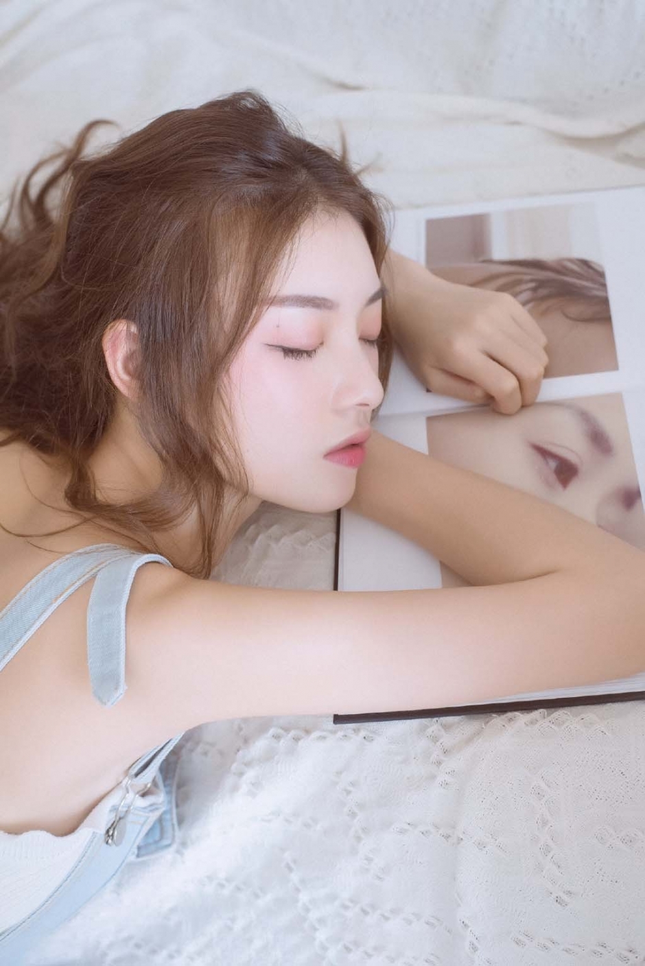 白色袜子治愈系清纯美女居家迷人私房美女写真