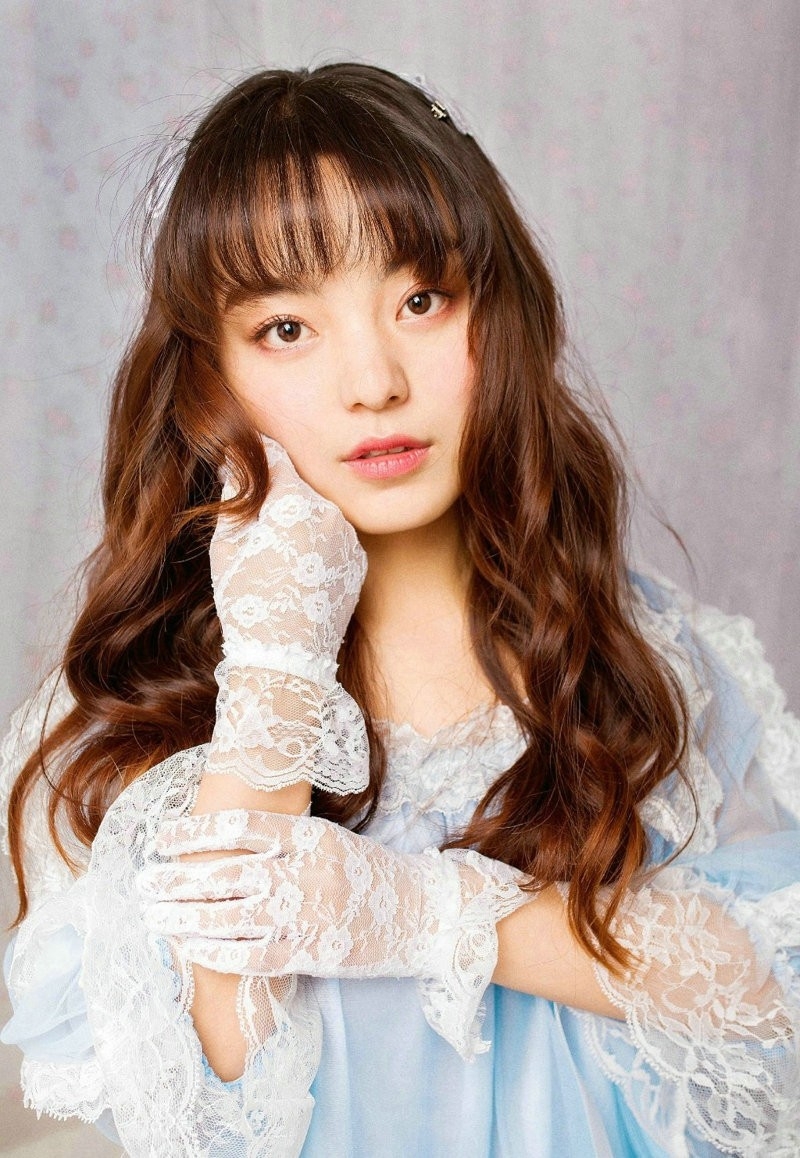 人比花美清纯空气感美女安静柔美私房写真