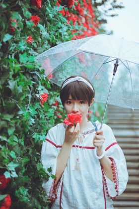 天真无邪户外甜美少女唯美写真