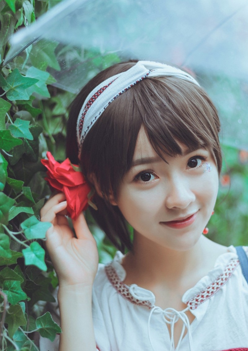 天真无邪户外甜美少女唯美写真