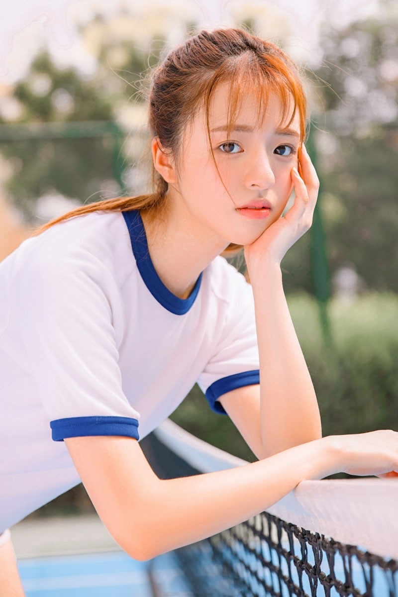 天真无邪户外甜美少女唯美写真