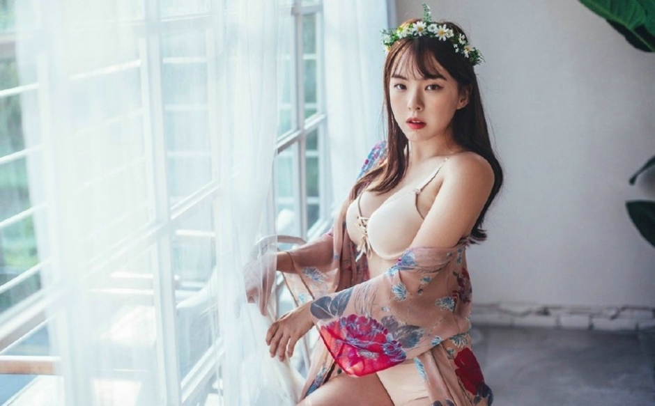 美乳翘臀极致性感尤物内衣少女唯美迷人高清私房写真