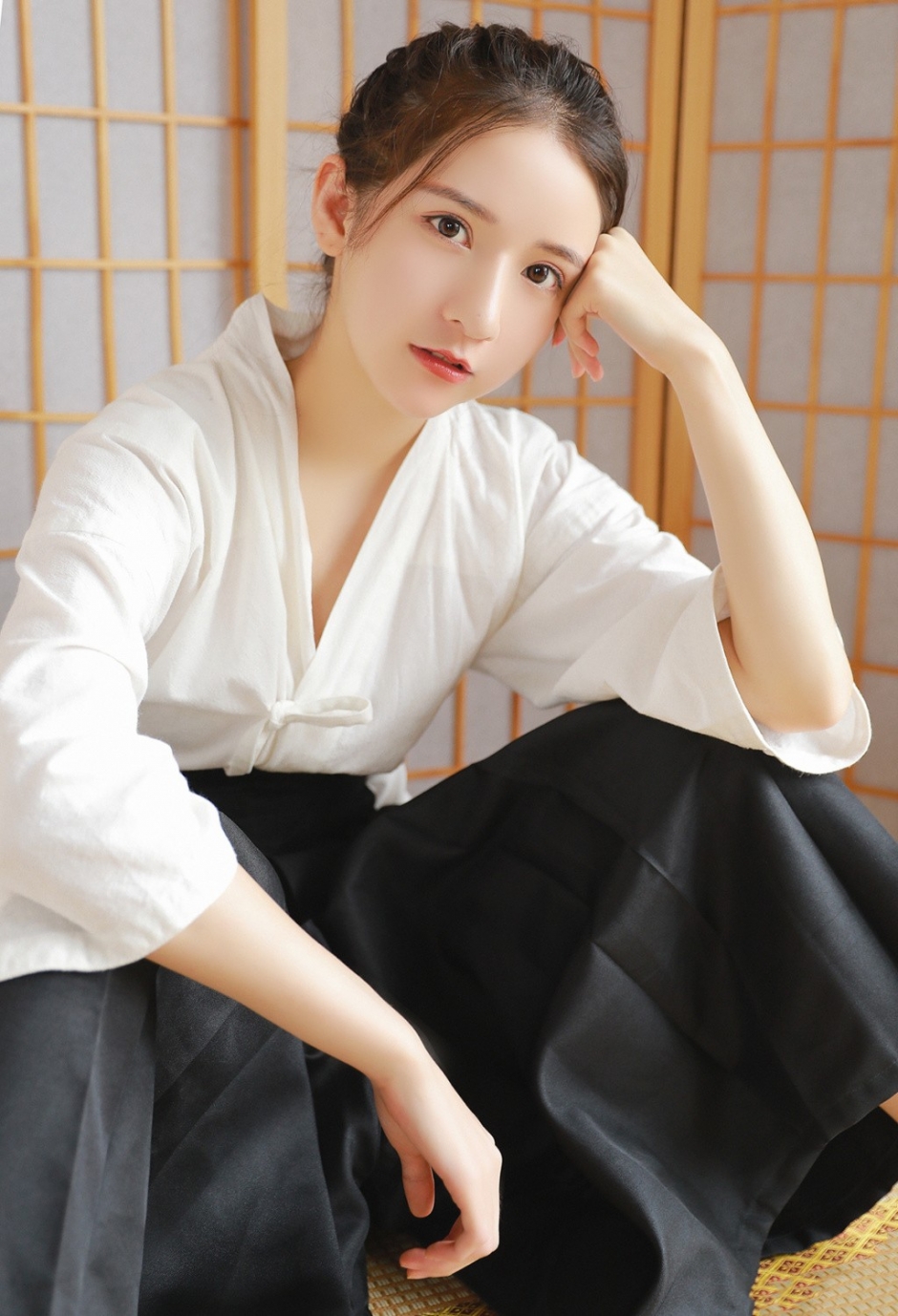 氧气剑道服美女樱唇粉面唯美清新闺房制服写真