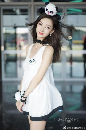 2017ChinaJoy熊猫展台showgirl卖萌啾啾嘴高清图片