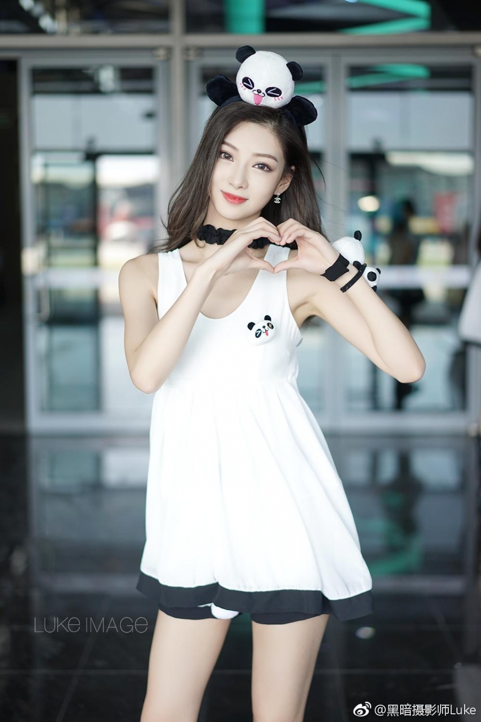 2017ChinaJoy熊猫展台showgirl卖萌啾啾嘴高清图片