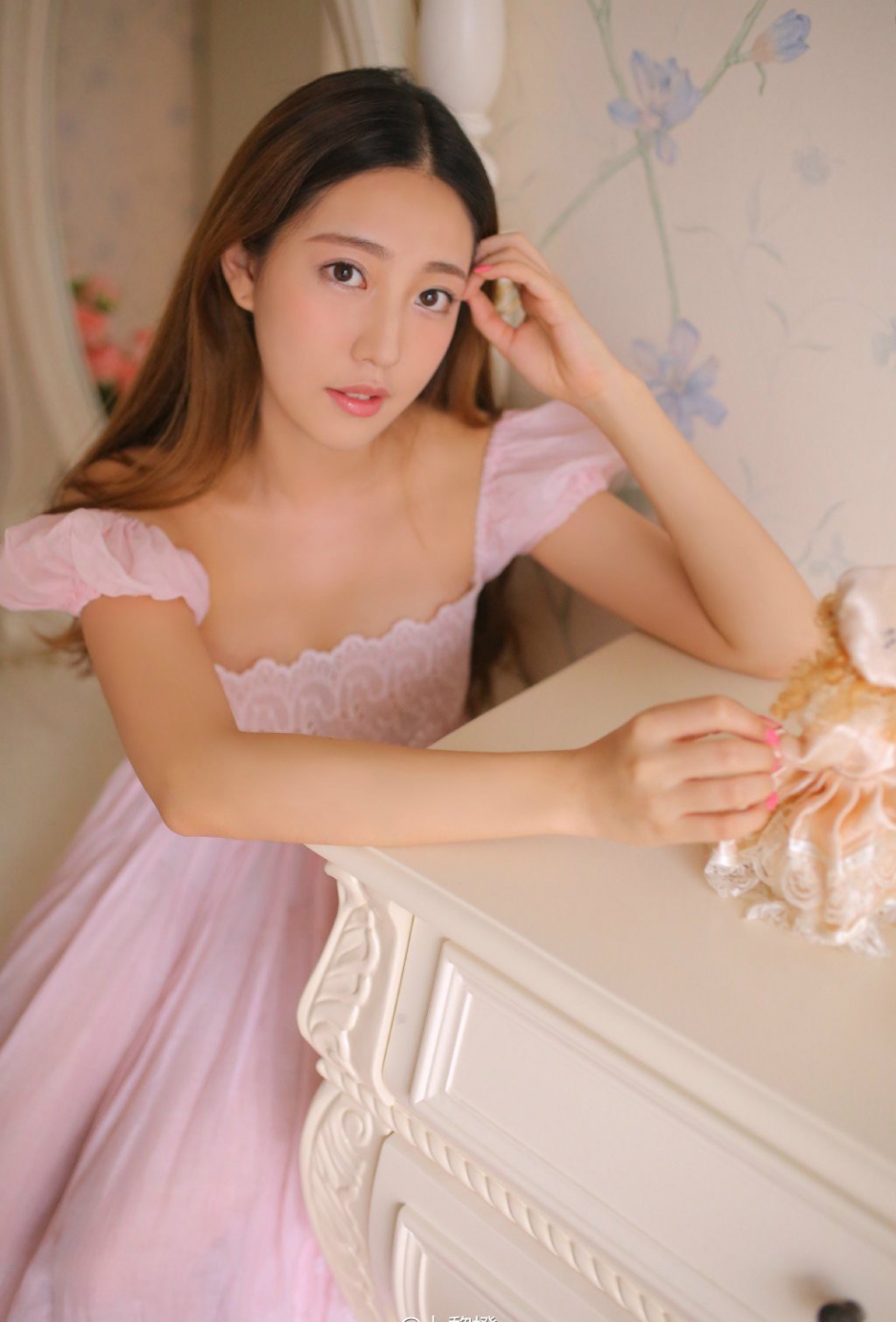 清新脱俗美女学生妹甜美俏皮私房写真