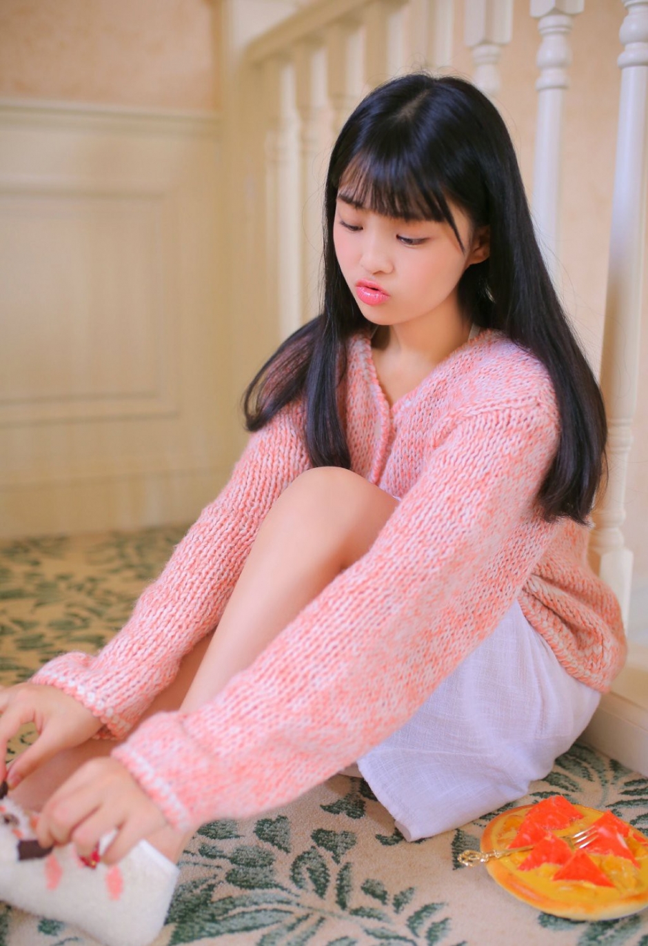 清新脱俗美女学生妹甜美俏皮私房写真