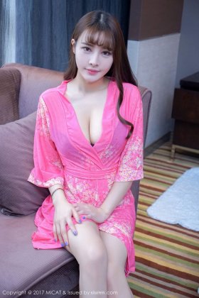 爆乳深沟睡衣女神雪白嫩乳性感诱惑写真