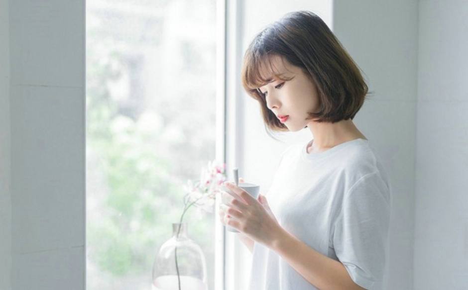 白T恤小清新纯美短发美女唯美养眼居家写真