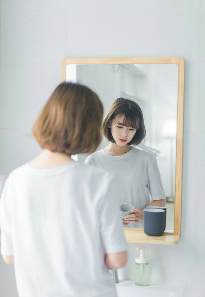 白T恤小清新纯美短发美女唯美养眼居家写真