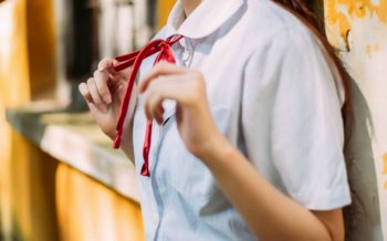 阳光学生制服美眉户外校园气息唯美气质写真图片