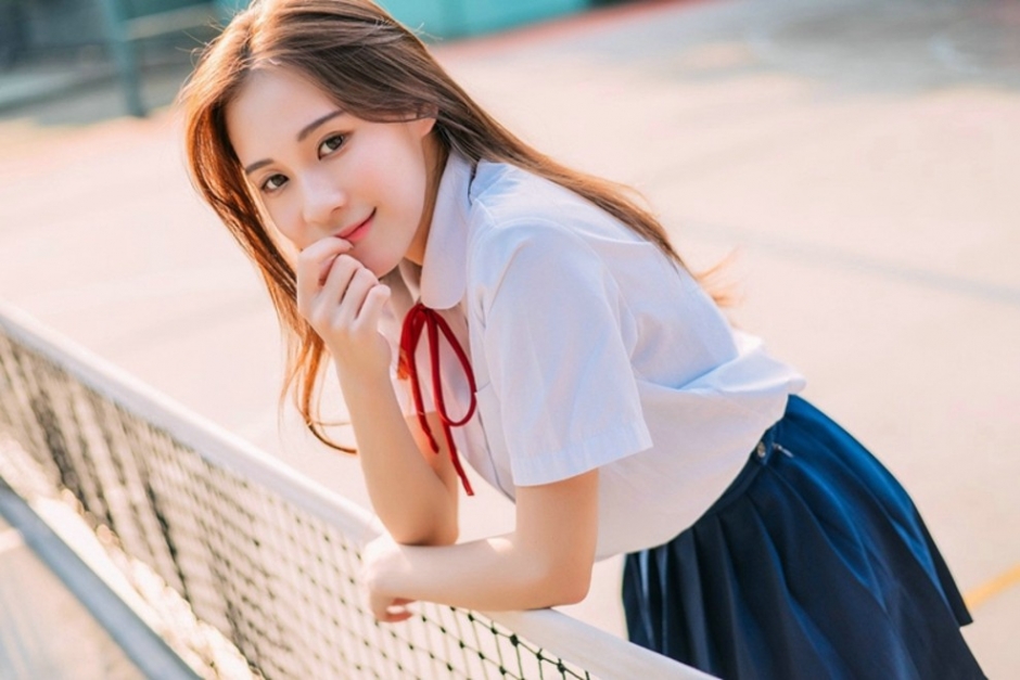 阳光学生制服美眉户外校园气息唯美气质写真图片