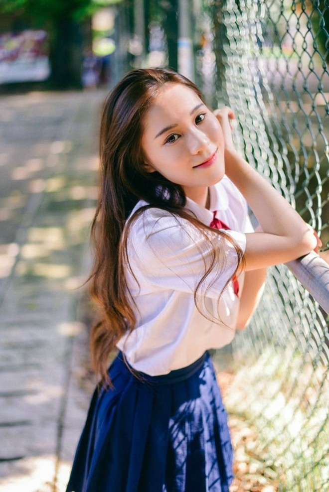 阳光学生制服美眉户外校园气息唯美气质写真图片
