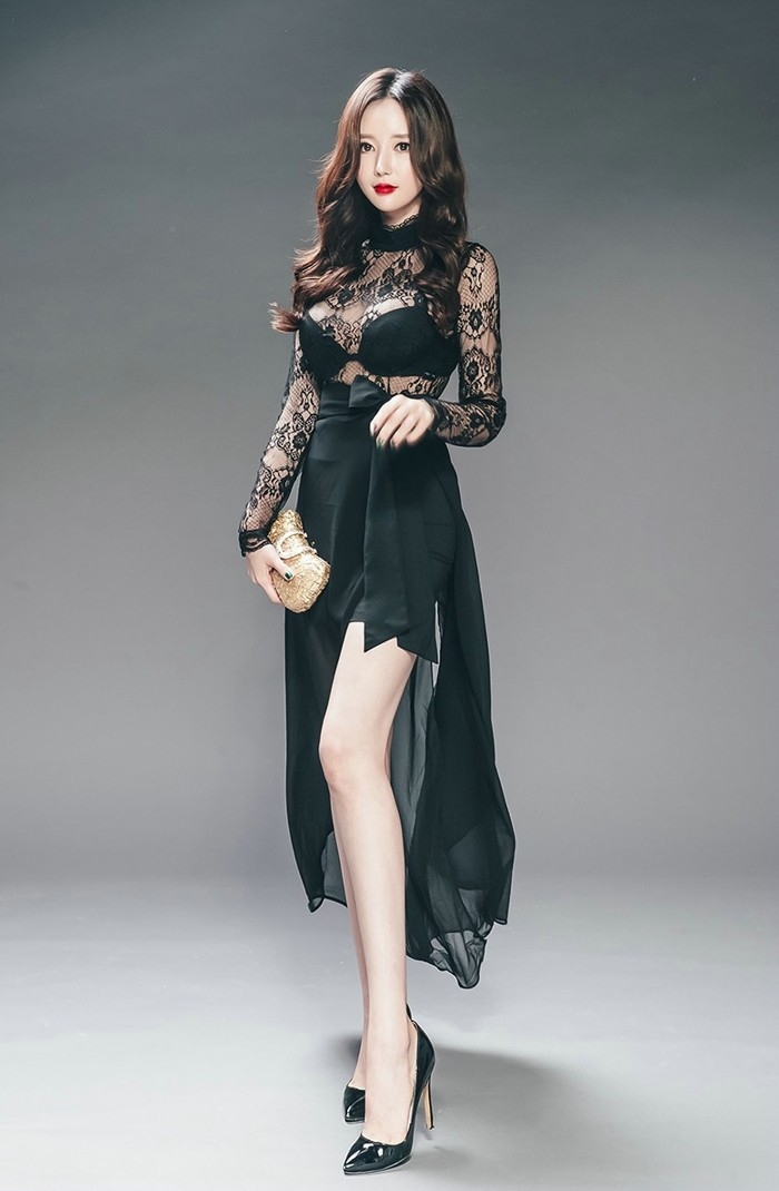 蕾丝美女模特透视裙高挑风情性感写真图片