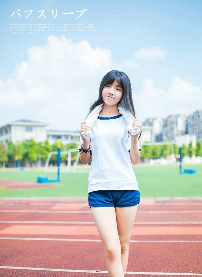 日本美女学生妹校园风俏皮唯美可爱户外美女图片