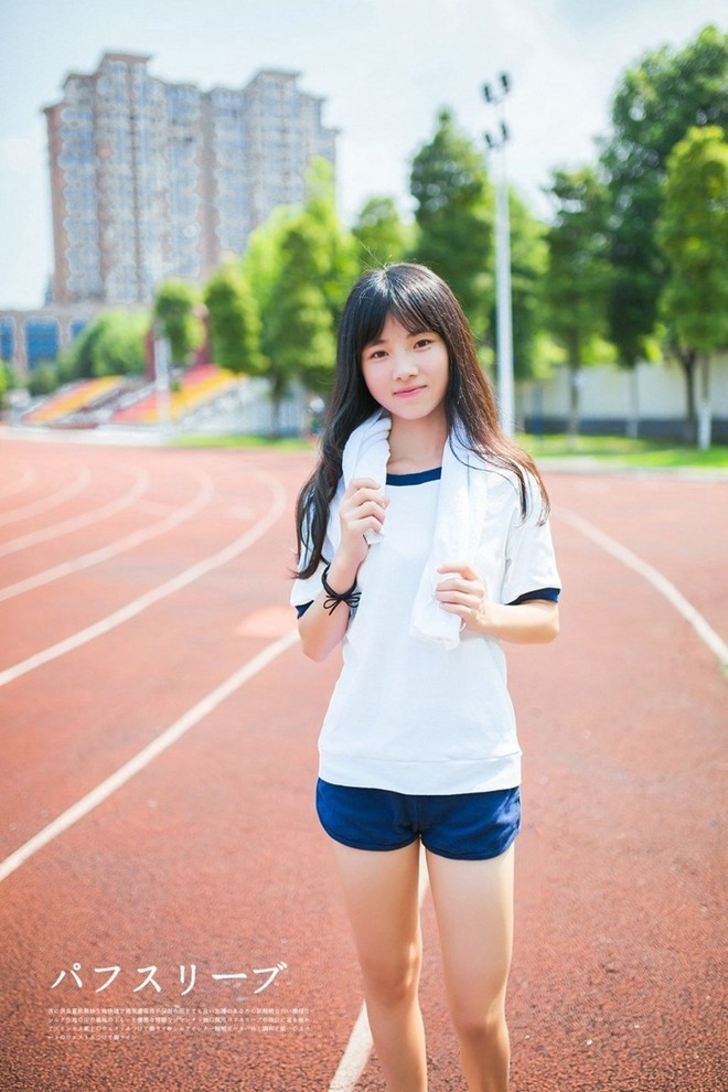 日本美女学生妹校园风俏皮唯美可爱户外美女图片