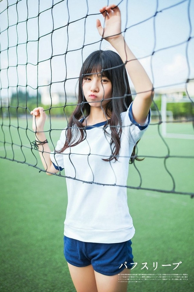 日本美女学生妹校园风俏皮唯美可爱户外美女图片