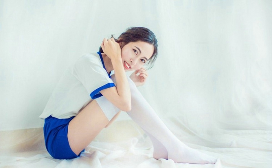 俏皮可爱吃西瓜美少女唯美清甜可人私房照