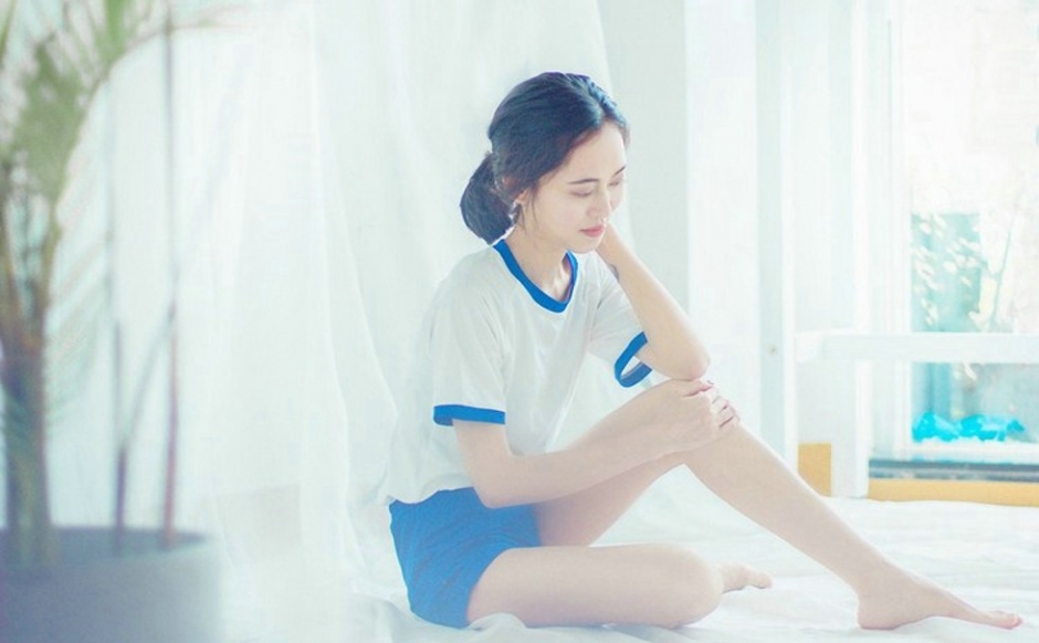 俏皮可爱吃西瓜美少女唯美清甜可人私房照