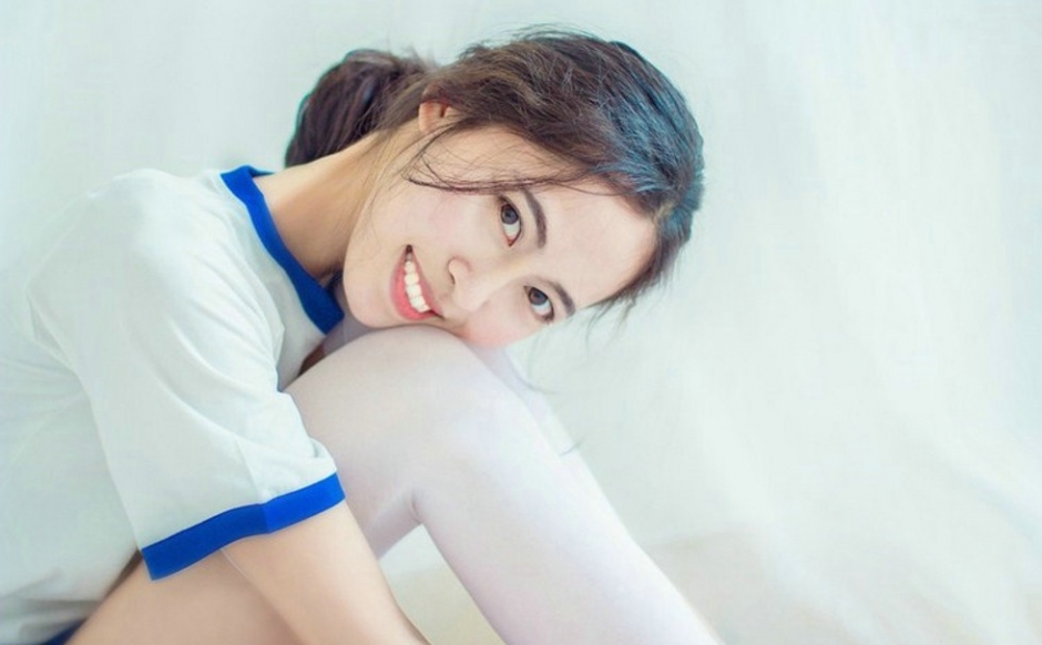 俏皮可爱吃西瓜美少女唯美清甜可人私房照