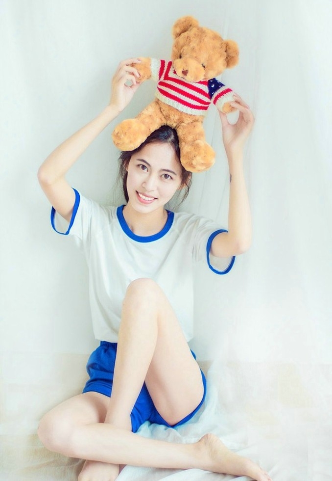 俏皮可爱吃西瓜美少女唯美清甜可人私房照