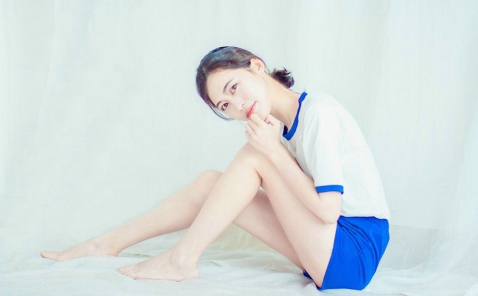 俏皮可爱吃西瓜美少女唯美清甜可人私房照