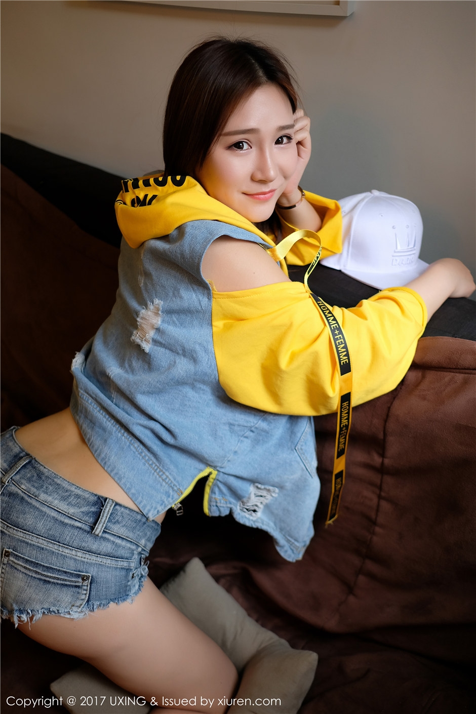 可爱无内萝莉秀人网羊羊Suger性感居家写真图片