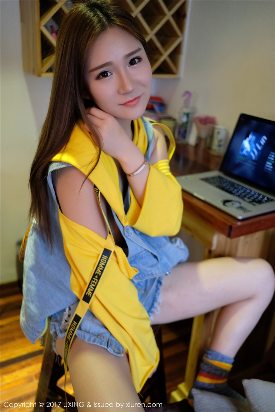 可爱无内萝莉秀人网羊羊Suger性感居家写真图片