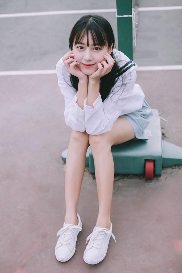 水灵灵大眼美女唯美气质养眼迷人私房图片写真