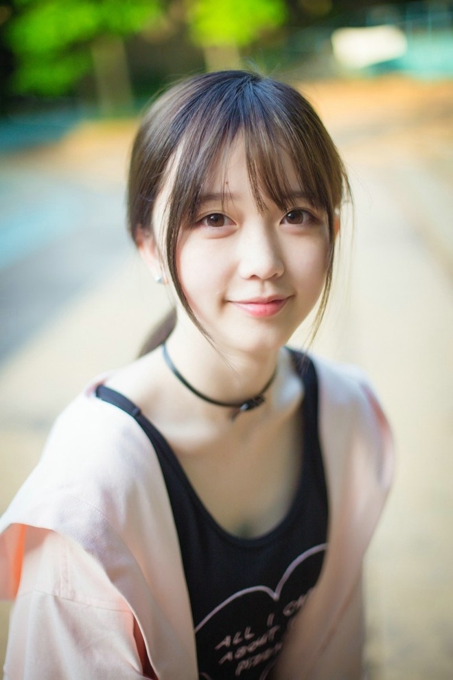 清纯校园美女学生妹户外阳光俏皮唯美写真