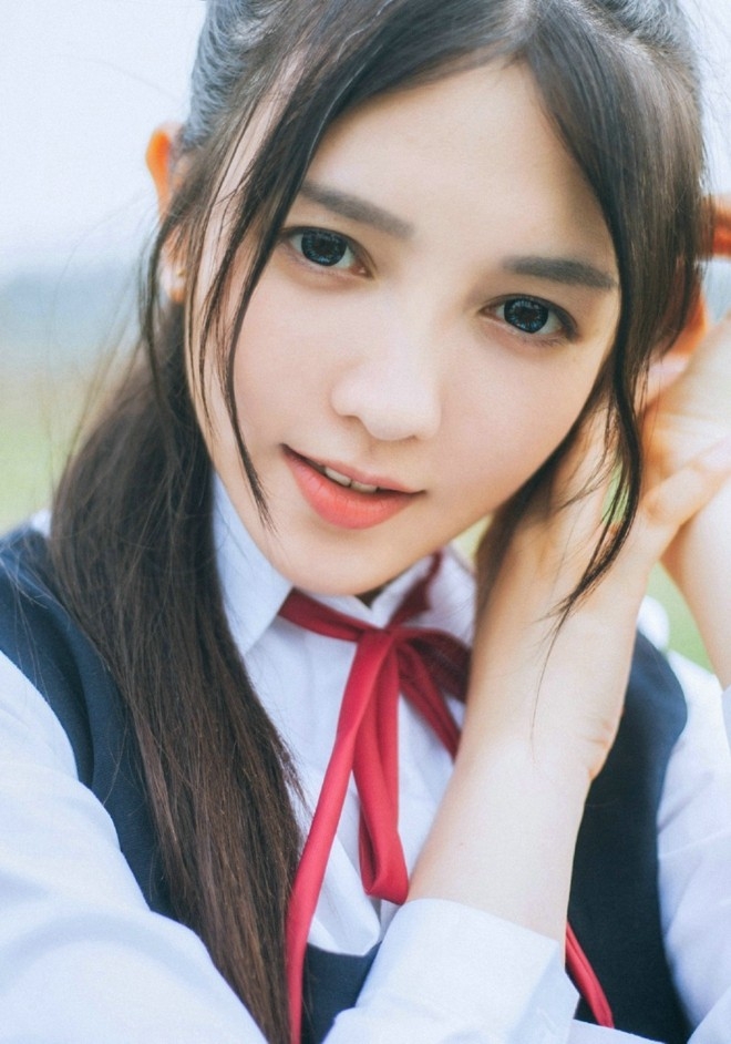 清纯校园美女学生妹户外阳光俏皮唯美写真