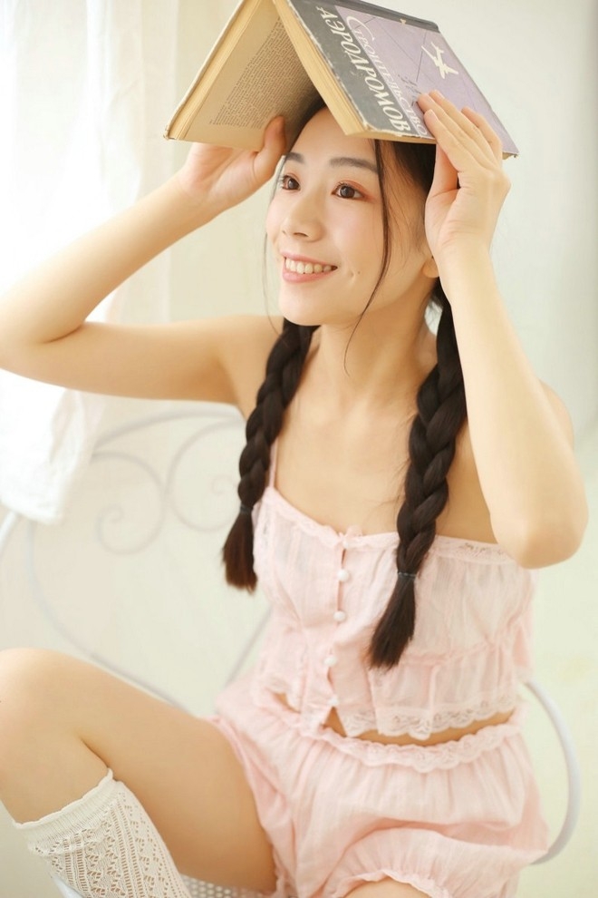 可爱双马尾酒窝美女甜美清新私房写真