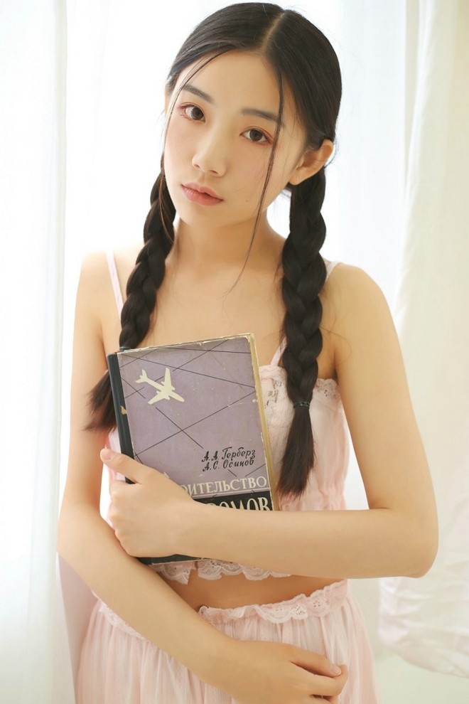 可爱双马尾酒窝美女甜美清新私房写真