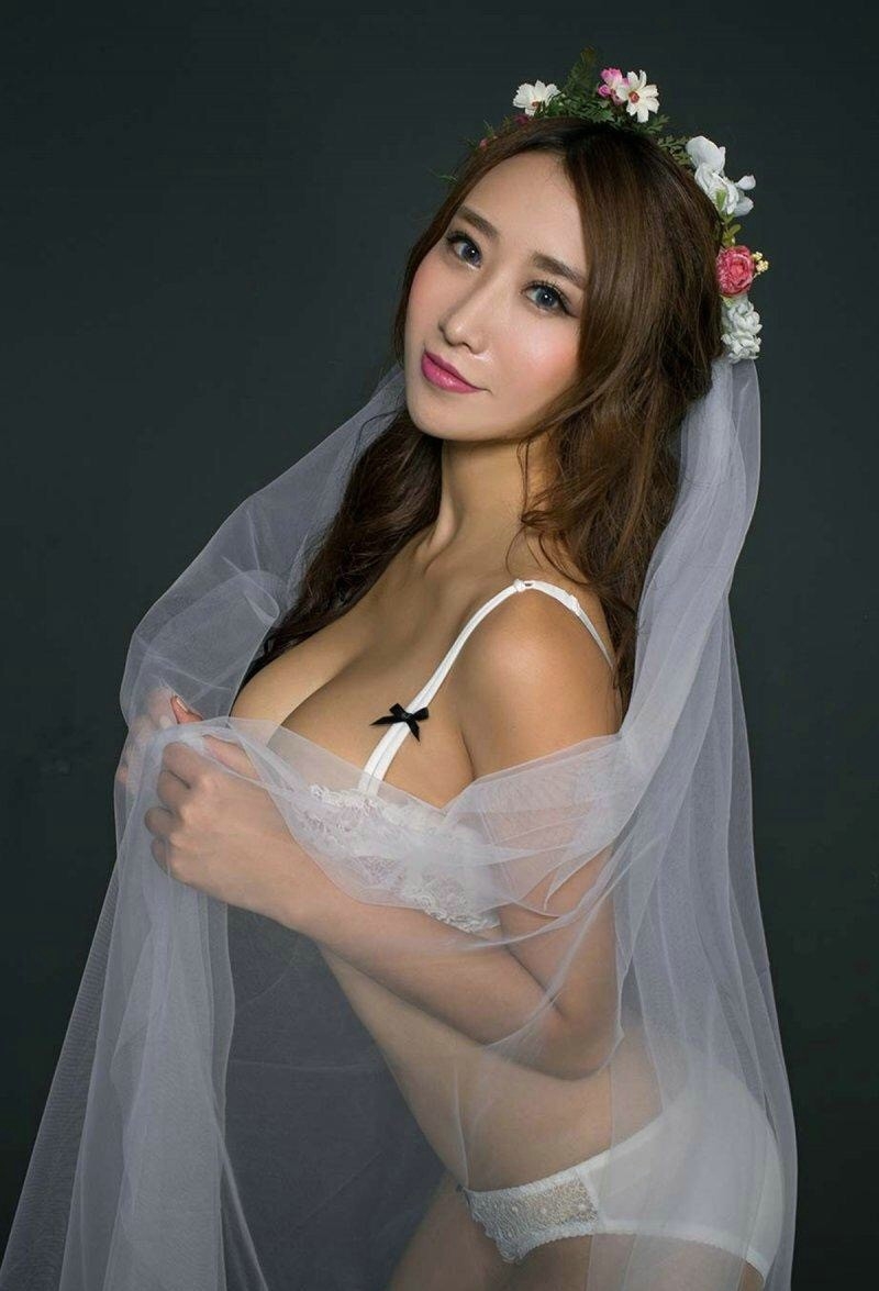 爆乳小清新美女性感内衣马尾辫翘臀诱惑写真