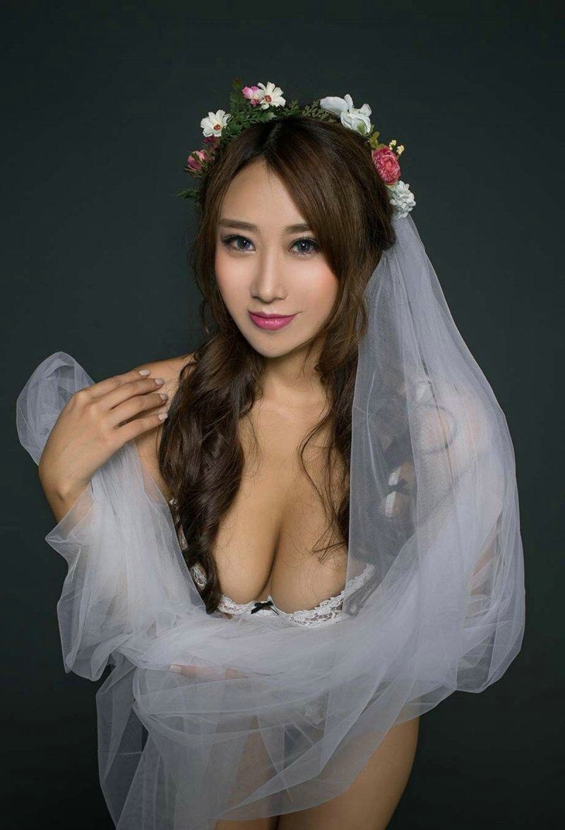 爆乳小清新美女性感内衣马尾辫翘臀诱惑写真