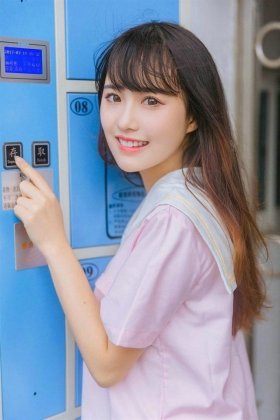 水汪汪大眼美女娇羞可爱清纯学院风格写真图片