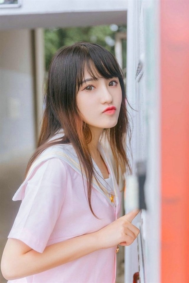 水汪汪大眼美女娇羞可爱清纯学院风格写真图片