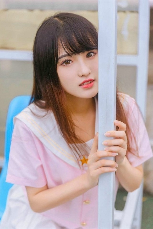 水汪汪大眼美女娇羞可爱清纯学院风格写真图片