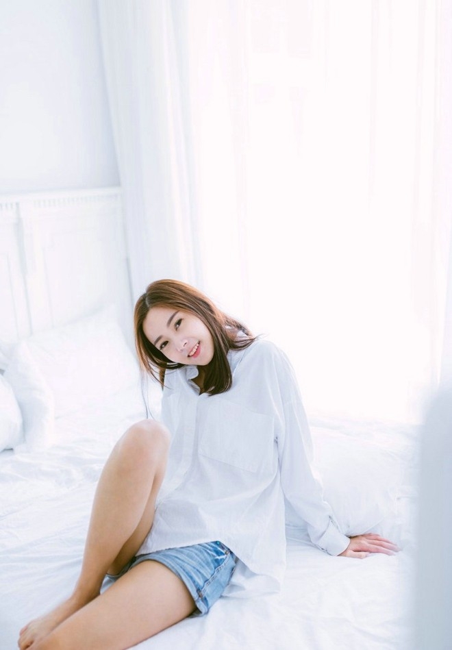 居家美女清纯甜美俏皮可爱唯美私房写真