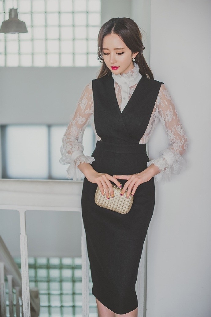 姿态妩媚撩人碎花连衣裙美女娇艳红唇性感美女诱惑写真